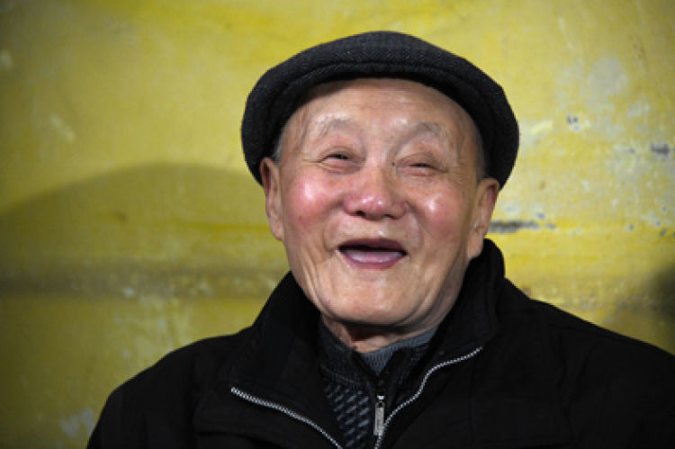 英雄的選擇—95歲老黨員張富清的初心本色