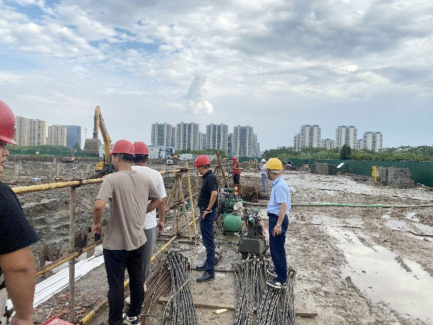 深入一線送清涼 企業(yè)關(guān)懷暖人心 ——華東分院開展“送清涼”慰問及安全檢查活動(dòng)