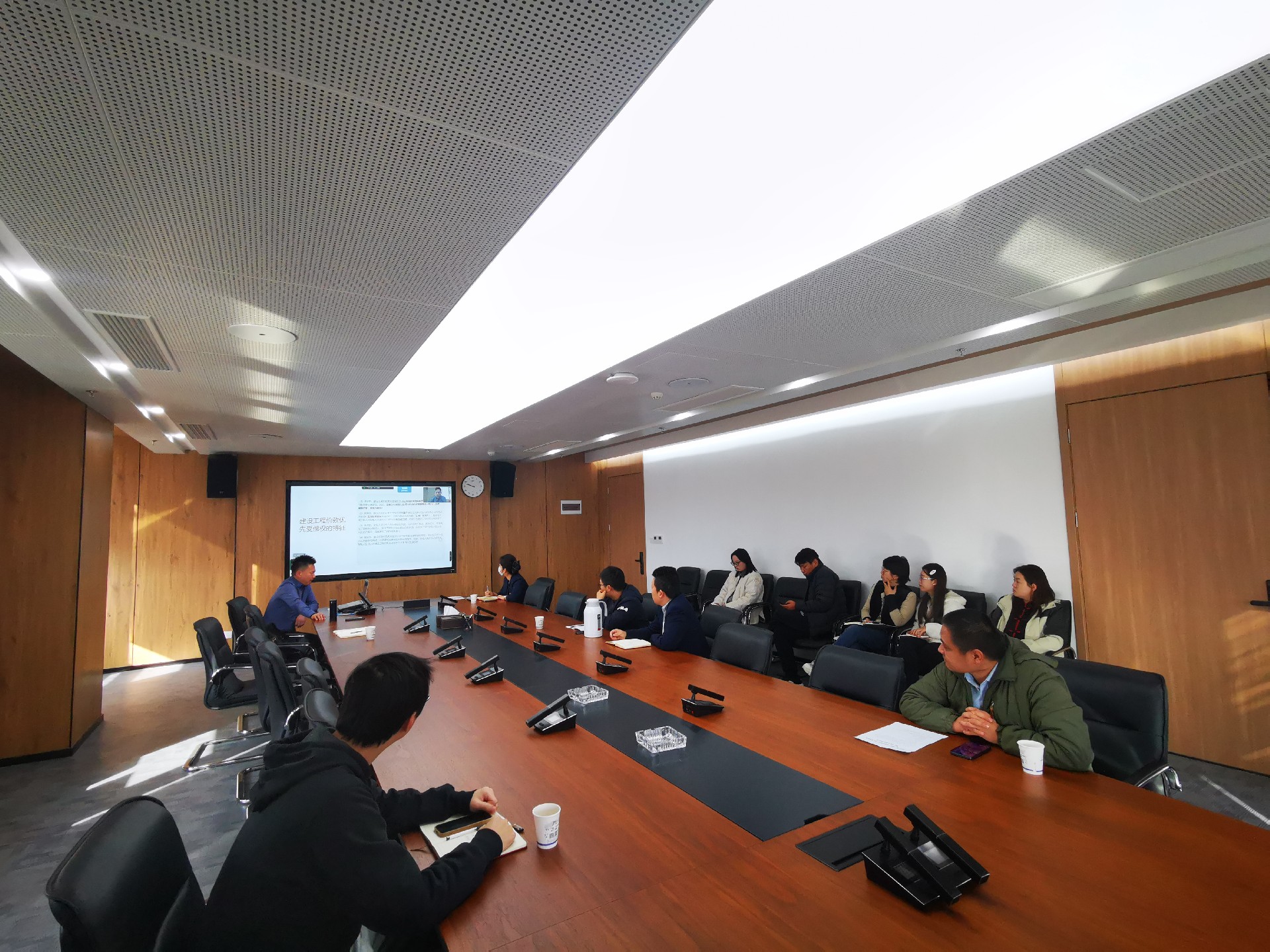 公司成功舉辦《建設(shè)工程價(jià)款優(yōu)先受償權(quán)及實(shí)務(wù)案例》 專(zhuān)題法律培訓(xùn)